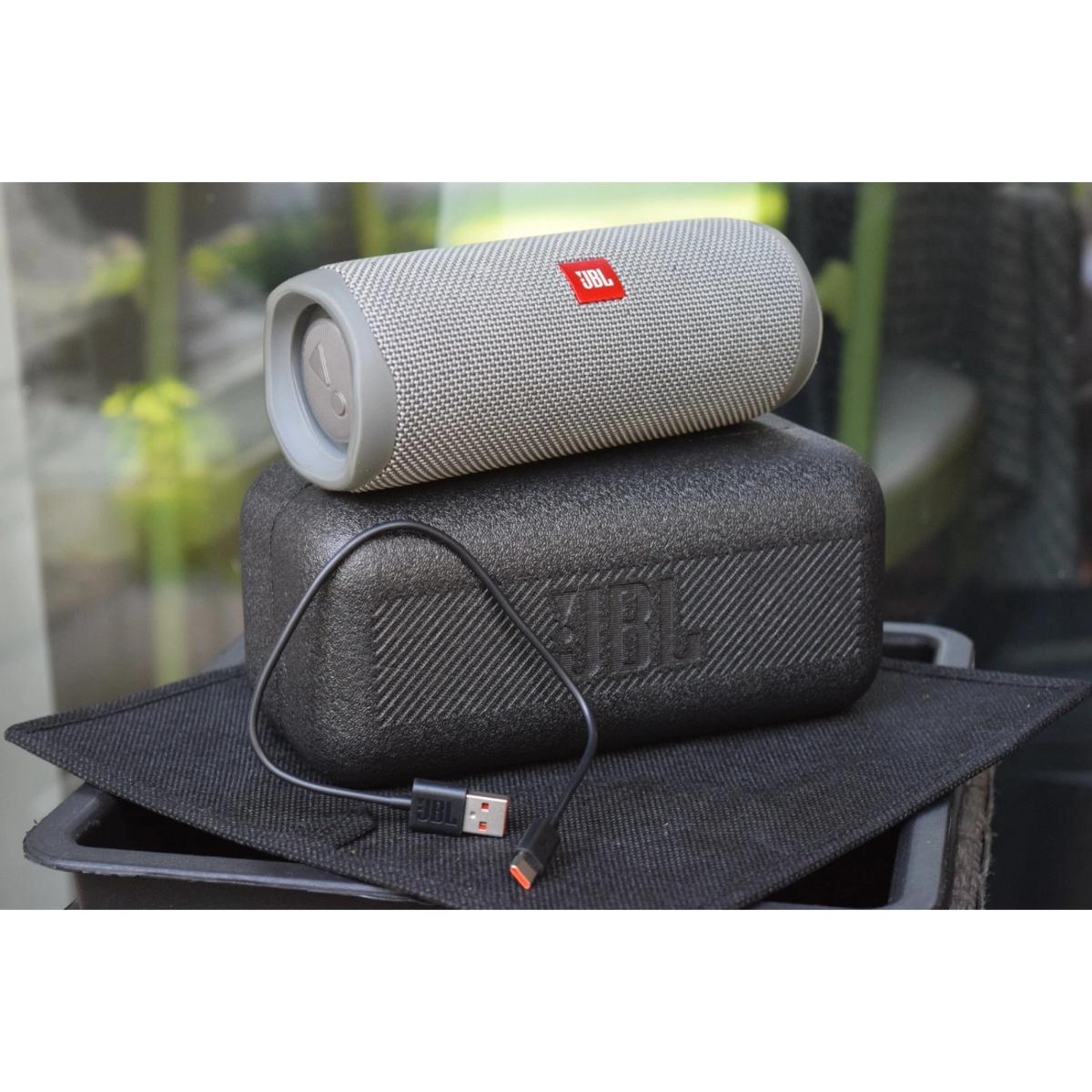 JBL FLIP 5 Waterproof Portable Bluetooth Speaker JBL Original, Powerful Sound Pro Sound WaterProof 12 Hours Battery Life - Gray