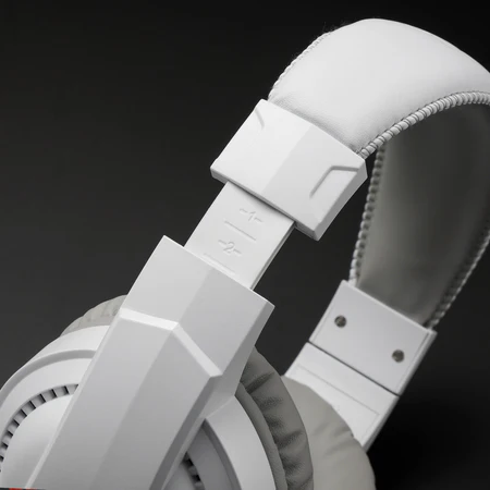 Redragon H211 Cronus White Wired Gaming Headset, Stereo Surround Sound, Noise-Canceling Microphone, Dynamic RGB Backlight, 40 mm Drivers, Over-Ear Headphones Works for PC/PS5/XBOX/NS